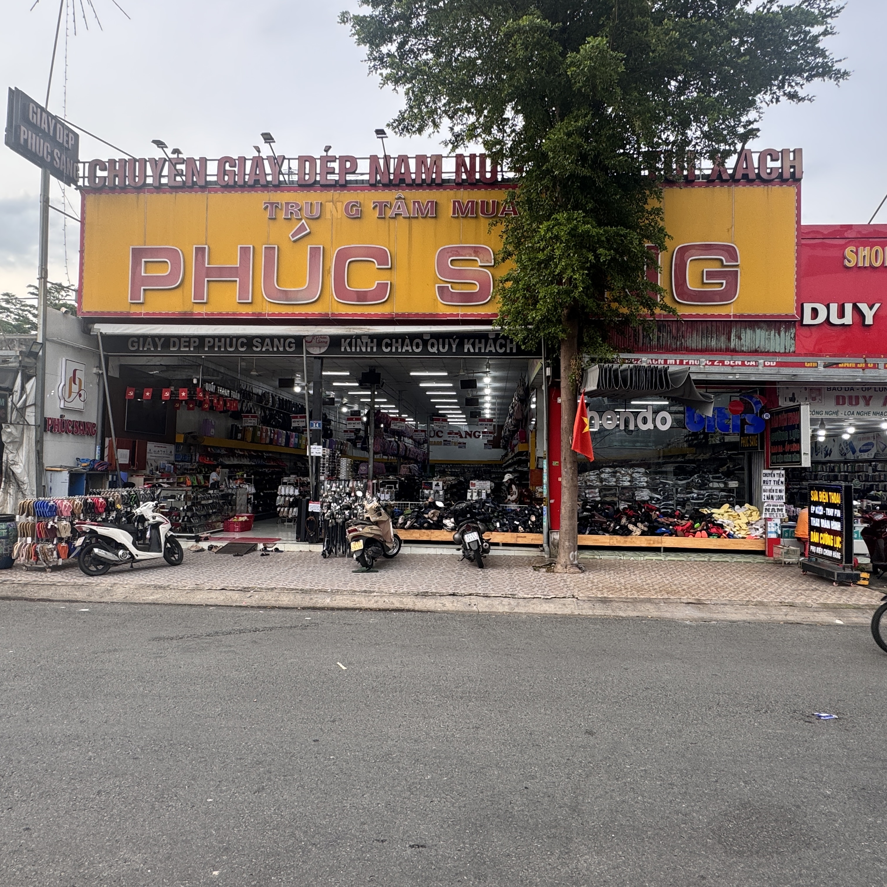 Mặt tiền cửa hàng PHÚC SANG Mỹ Phước 2
